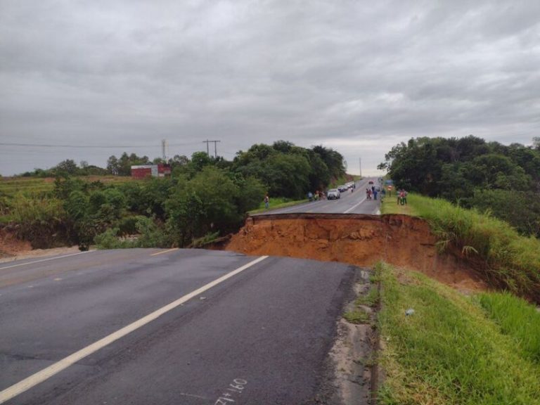 BR-101 no ES é totalmente interditada em dois trechos. Veja quais