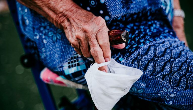 Instituições de Longa Permanência de Idosos registram aumento nos casos de covid