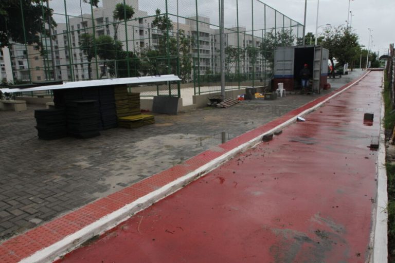 Alerta para perigo em praça na Serra