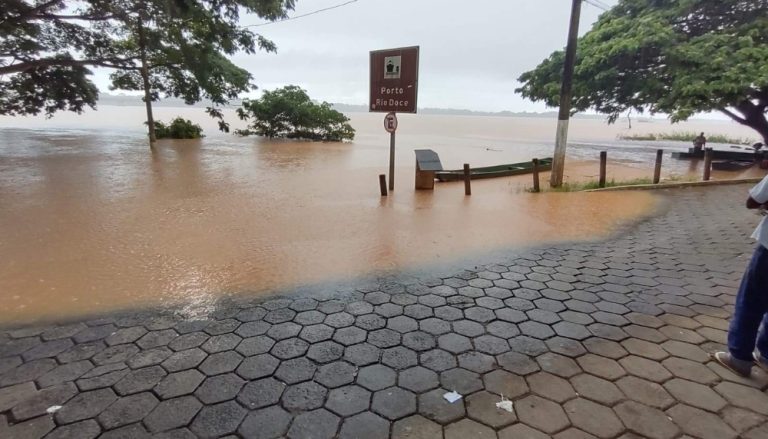 Rio Doce atinge nível de alerta no norte do ES