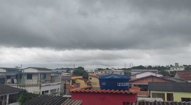 Tempo fecha de novo e ES recebe alerta de chuva forte
