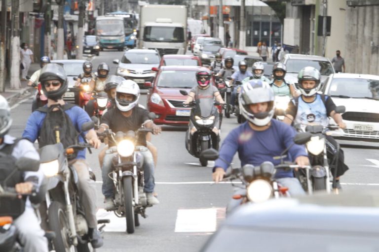 Acidentes aumentam e todo dia morre um motociclista no trânsito
