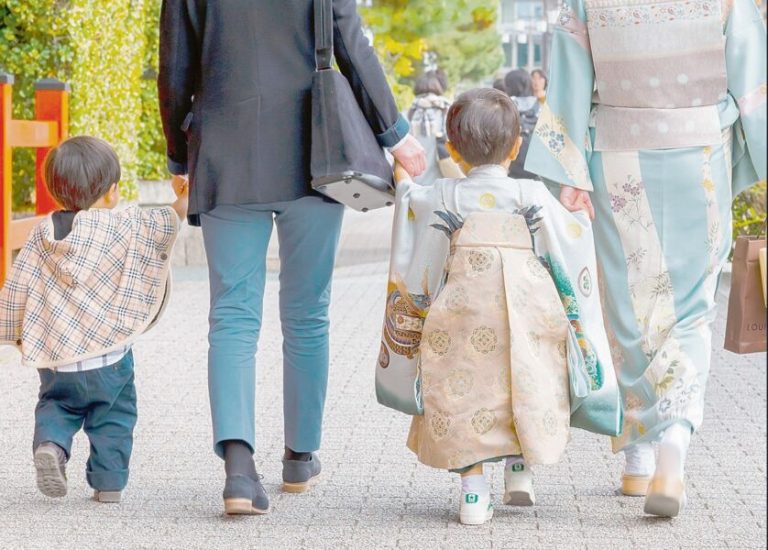 Japão paga para casais terem filhos