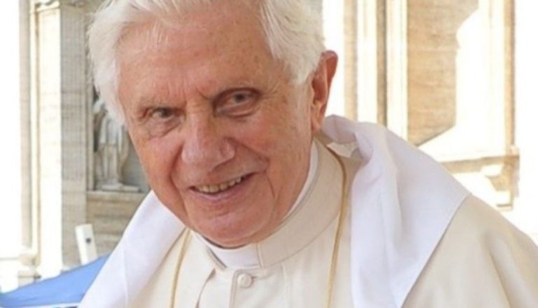 Arquidiocese de Vitória lamenta morte do Papa Bento XVI