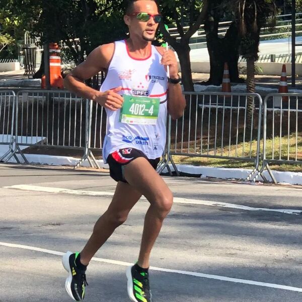 Brasileiro chega em quarto na São Silvestre, em São Paulo