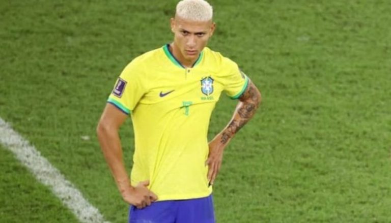 Richarlison diz ter vontade de entrar em um buraco e não aparecer nunca mais