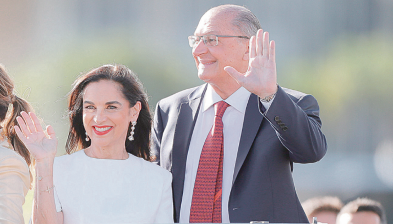 Aparência jovem de Lu Alckmin aos 72 anos surpreende