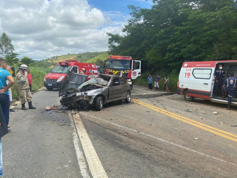 Acidente deixa uma vítima fatal no norte do ES e interdita trecho da BR-259