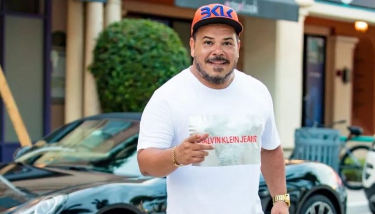Morre cantor de pagode que infartou durante show no RJ