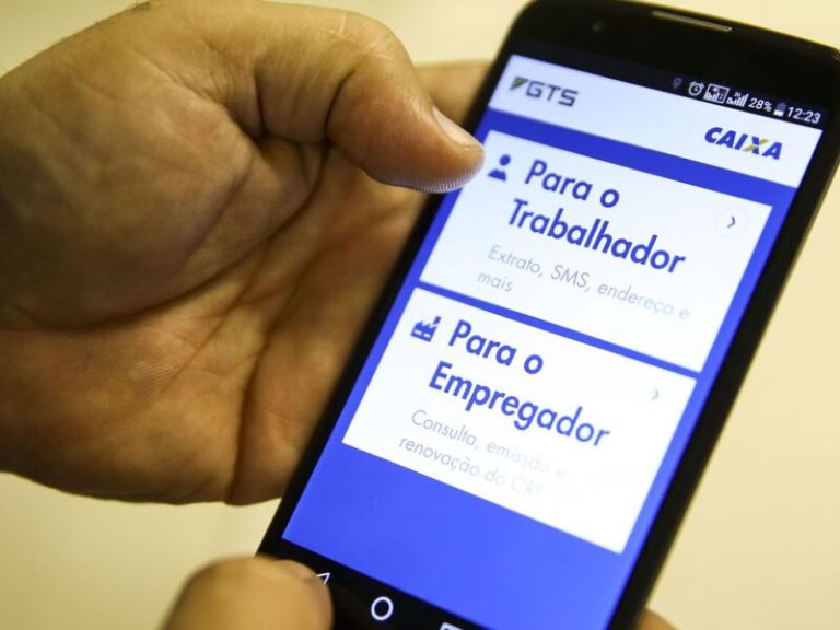 Ministro recua de ideia de fim do saque-aniversário do FGTS