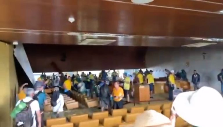 Vídeo mostra invasão de radicais ao Supremo Tribunal Federal. Veja