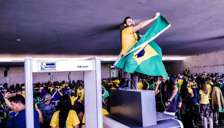 Casagrande, Congresso e autoridades repudiam invasões