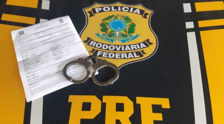 PRF prende dois foragidos no mesmo dia em estradas no ES