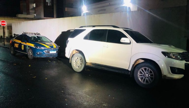 Suspeitos de roubar carro e ferir vítima com faca são capturados