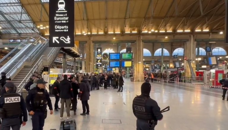 Seis pessoas ficam feridas durante ataque a faca em Paris