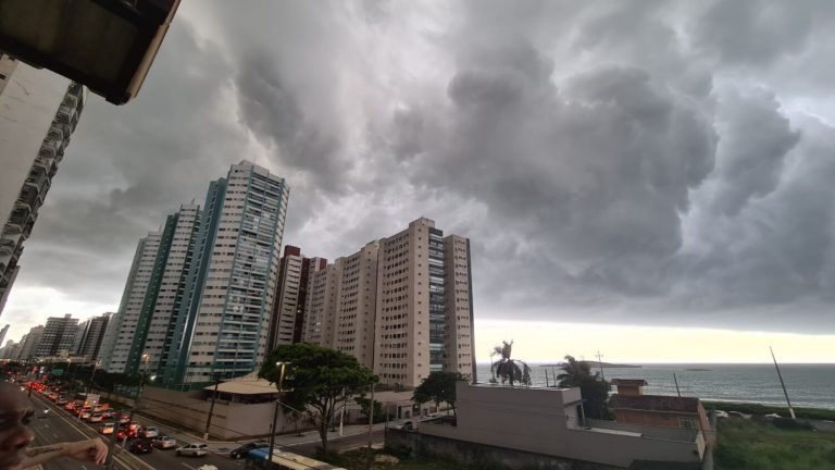 ES em alerta para chuvas fortes nesta quinta e sexta
