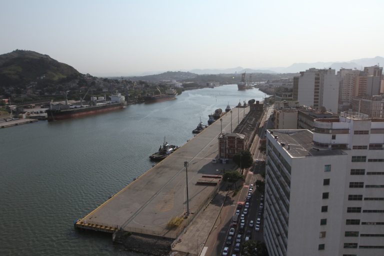 Obras em grandes empresas vão abrir empregos em 52 profissões
