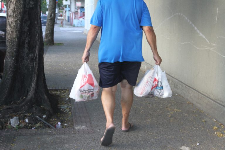 Aposentadorias perdem até 40% do poder de compra em 10 anos