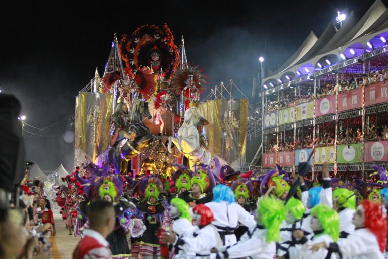 Crianças precisam de autorização da Justiça para desfilar no Carnaval