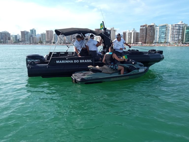 Blitz multa 60 pilotos de jet ski por embriaguez