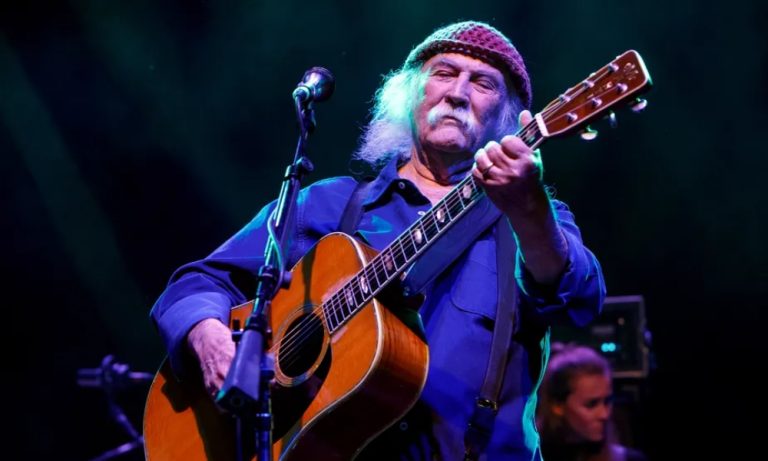 Morre David Crosby, guitarrista e nome influente do folk rock
