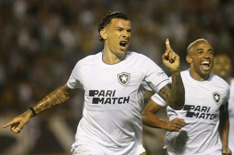 Botafogo apaga estreia ruim no Carioca com triunfo contra o Volta Redonda