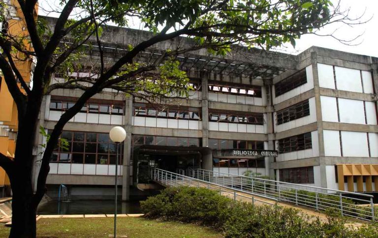 UFMG abre vagas com salário de até R$ 4.180