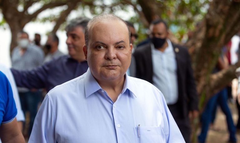 Governador afastado do DF e ex-secretário são alvos de busca e apreensão