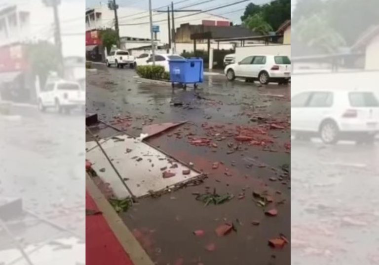 Temporal destelha casas em Linhares