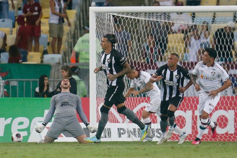Botafogo vence e derruba invencibilidade do Fluminense pelo Carioca