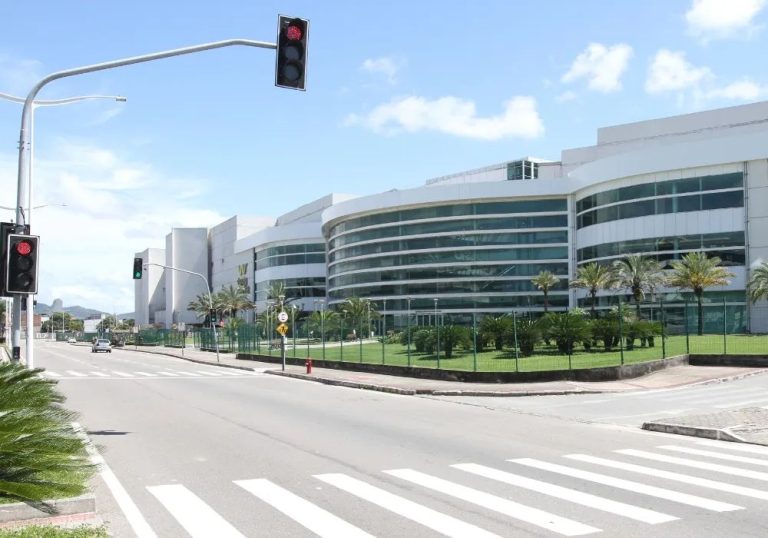 Justiça mantém prisão de homem que atirou dentro de shopping em Vila Velha