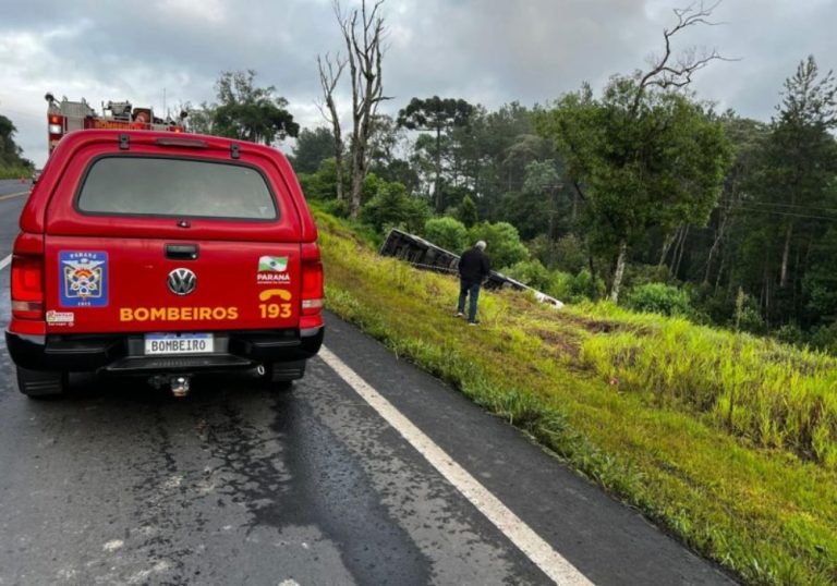 Mãe e filha estão entre as vítimas de acidente envolvendo ônibus em SC