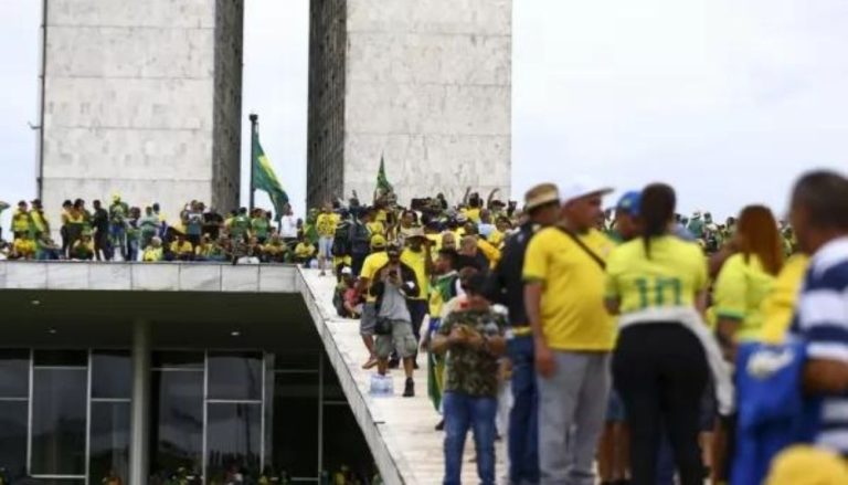 CBF repudia uso da camisa da Seleção em atos ‘antidemocráticos e de vandalismo’