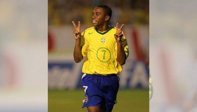 Robinho cogita voltar a jogar aos 38 anos e é procurado por dois times