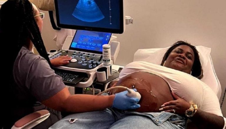 Jojo Todynho faz ultrassom, monta enxoval e escolhe nome de bebê