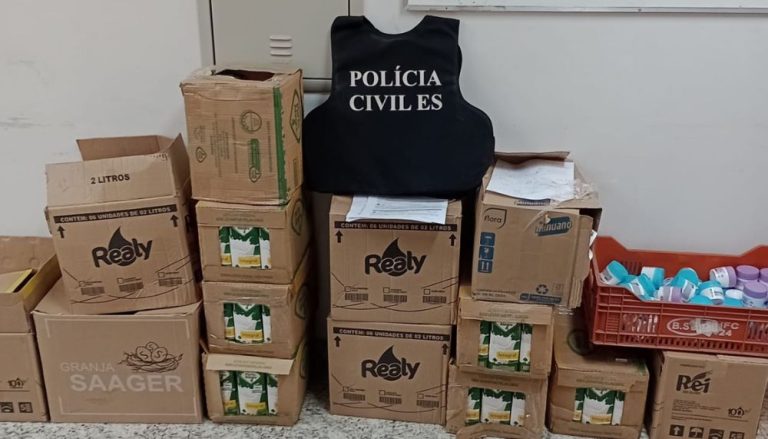 Produtos furtados de caminhões tombados em cidade do ES são recuperados
