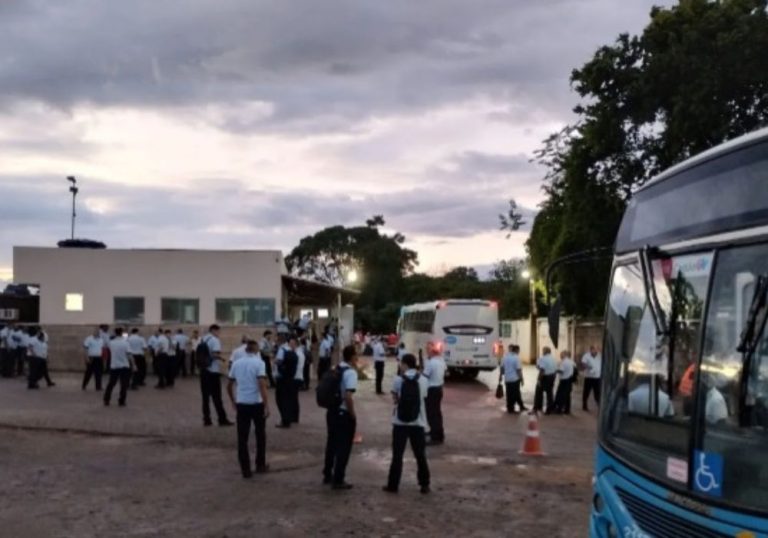 Chega ao fim paralisação de ônibus em Viana e Cariacica