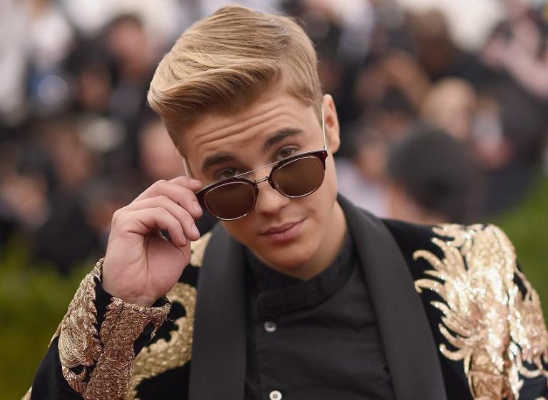 Justin Bieber vende os direitos de suas músicas por R$ 1,02 bi