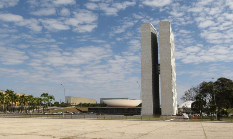 Câmara e Senado elegem suas presidências. Veja horário