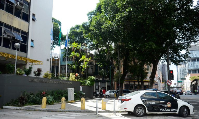 Operação apreende quase 400 quilos de cocaína em porto no RJ