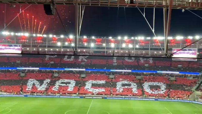 Torcedores do Flamengo planejam processar Fifa por alteração em jogo do Mundial