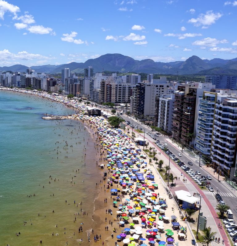 Vai dar praia? Veja a previsão do tempo para este domingo