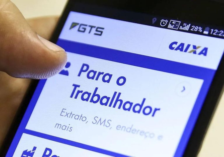 Servidora tem prejuízo com golpe do saque-aniversário
