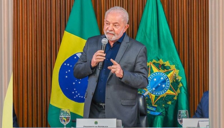 Lula assina MP do novo Minha Casa, Minha Vida