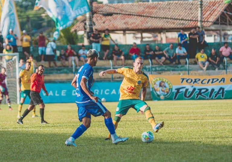 Vitória perde invencibilidade, mas se mantém na liderança