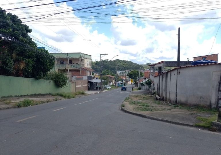 Adolescente de 13 anos é espancado por traficantes na Serra