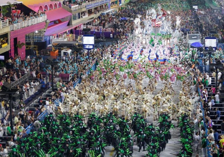 No Rio, 1.737 pessoas são atendidas em postos médicos no Sambódromo