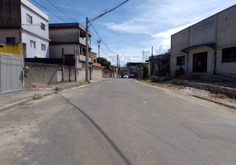 Mulher tem celular roubado pelo marido, reclama e é espancada no ES