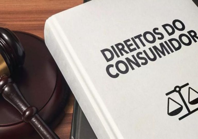 Pacientes vão ao Procon contra reajustes dos planos de saúde