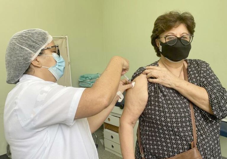 Mais de 2,8 milhões não tomaram todas as doses de vacina contra covid